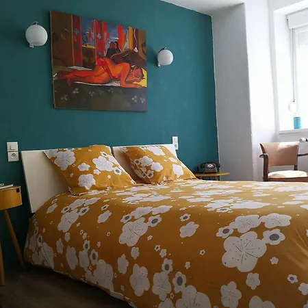 Rez De Jardin En Bordure De Ruisseau * 勒伯恩霍姆