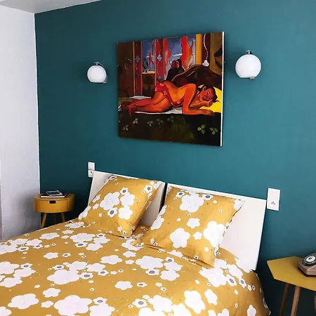 Rez De Jardin En Bordure De Ruisseau *